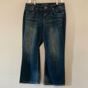 MAURICES JEANS SIZE 20 short.